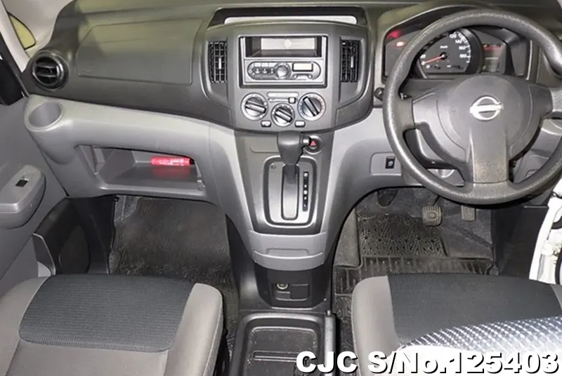 Nissan NV200 in White for Sale Image 3
