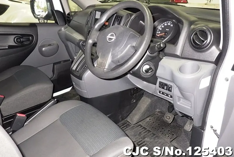 Nissan NV200 in White for Sale Image 4