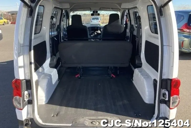Nissan NV200 in White for Sale Image 2