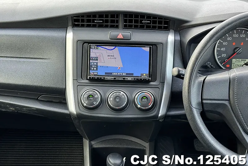 Toyota Corolla Fielder in Silver for Sale Image 12