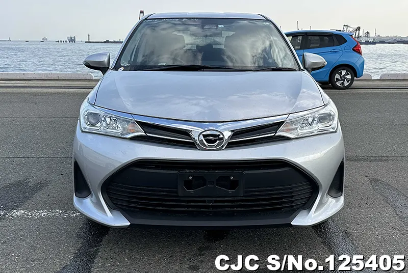Toyota Corolla Fielder in Silver for Sale Image 4