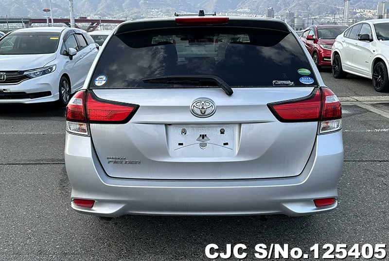 Toyota Corolla Fielder in Silver for Sale Image 5