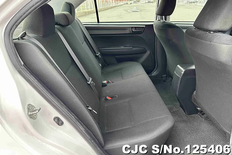 Toyota Corolla Axio in White for Sale Image 11