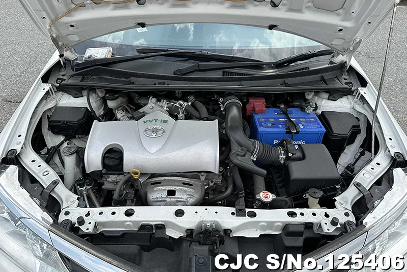 Toyota Corolla Axio in White for Sale Image 14