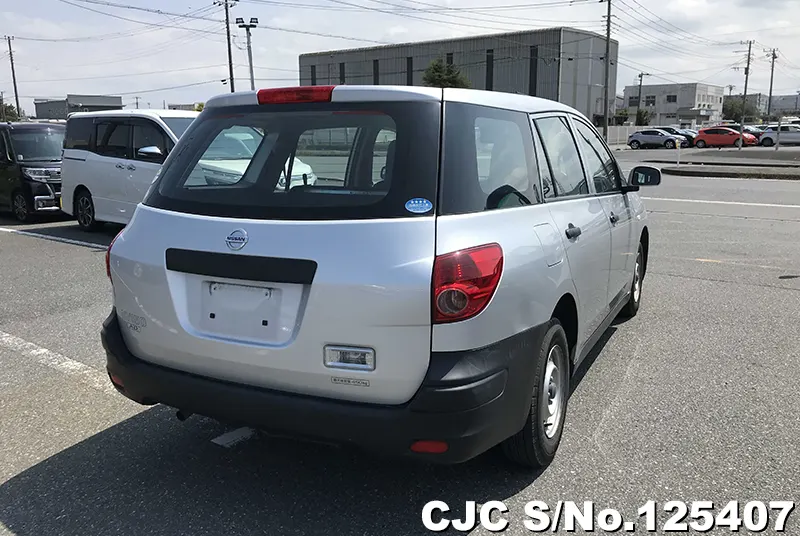 Nissan AD Van in Silver for Sale Image 2