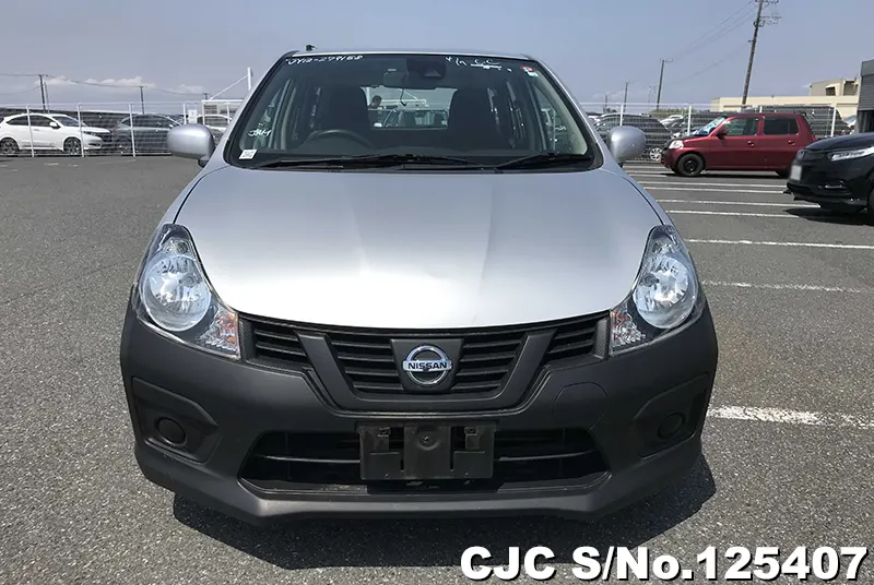 Nissan AD Van in Silver for Sale Image 4