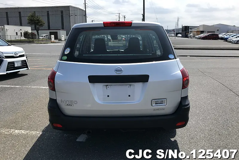 Nissan AD Van in Silver for Sale Image 5