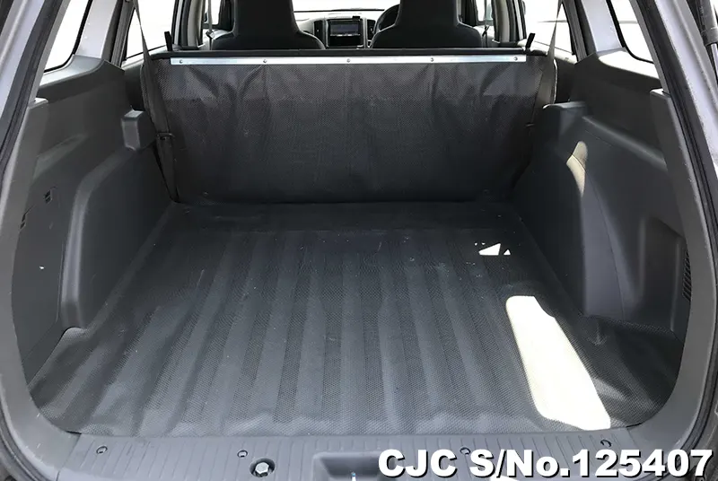 Nissan AD Van in Silver for Sale Image 8