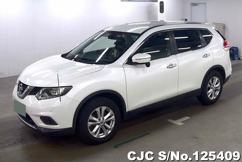 Nissan X-Trail in Pearl for Sale Image 3