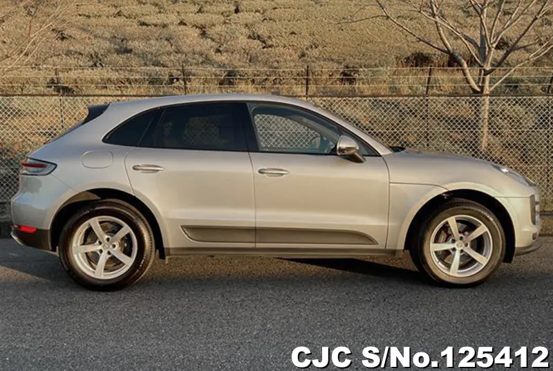 Porsche Macan in Silver for Sale Image 2