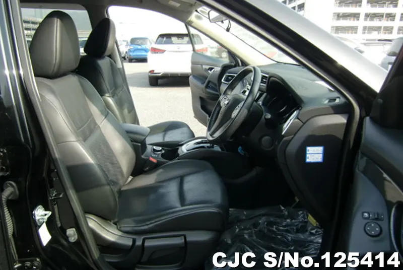 Nissan X-Trail in Black for Sale Image 10