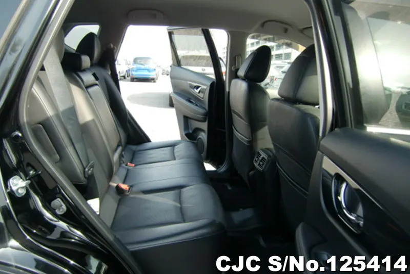 Nissan X-Trail in Black for Sale Image 12