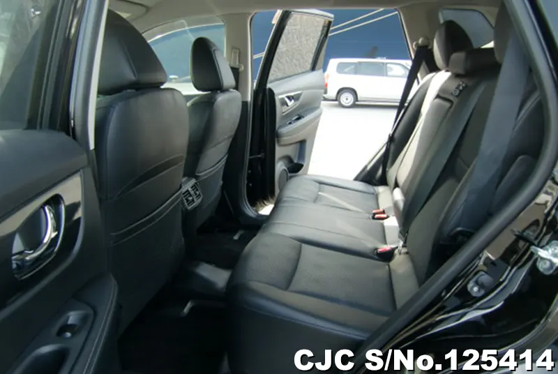 Nissan X-Trail in Black for Sale Image 13