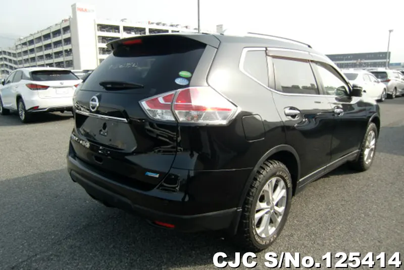 Nissan X-Trail in Black for Sale Image 2