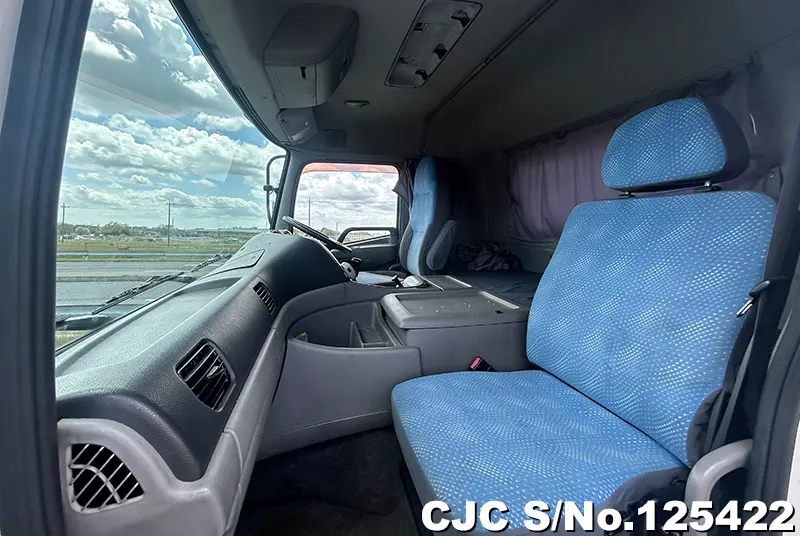 2005 Nissan / UD Stock No. 125422