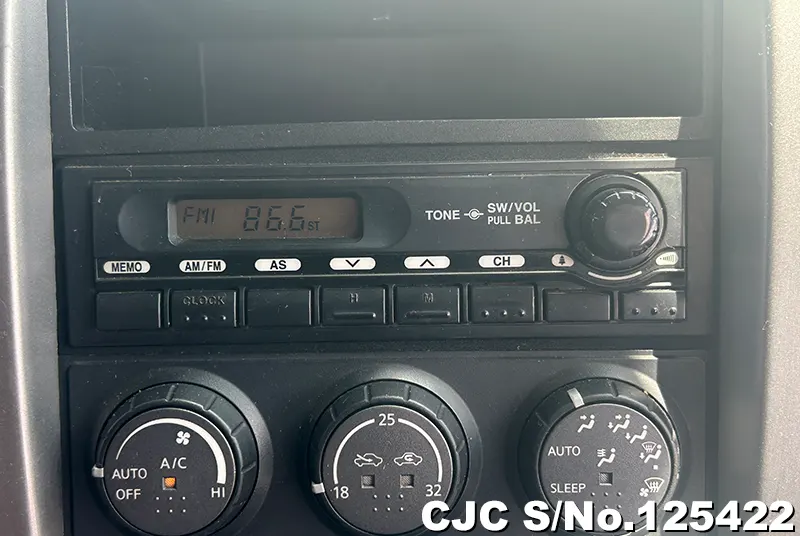 2005 Nissan / UD Stock No. 125422