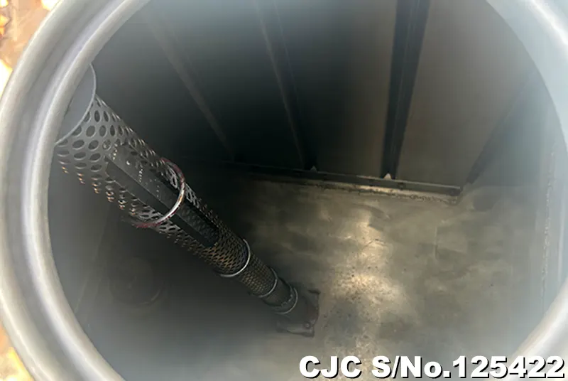 2005 Nissan / UD Stock No. 125422