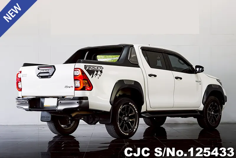 Toyota Hilux in White for Sale Image 2