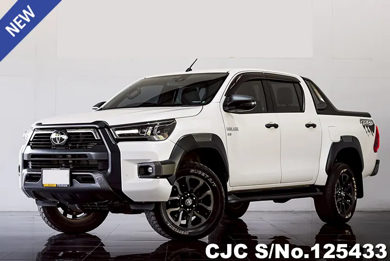 Toyota Hilux in White for Sale Image 3