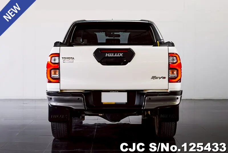 Toyota Hilux in White for Sale Image 5