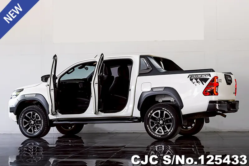 Toyota Hilux in White for Sale Image 8