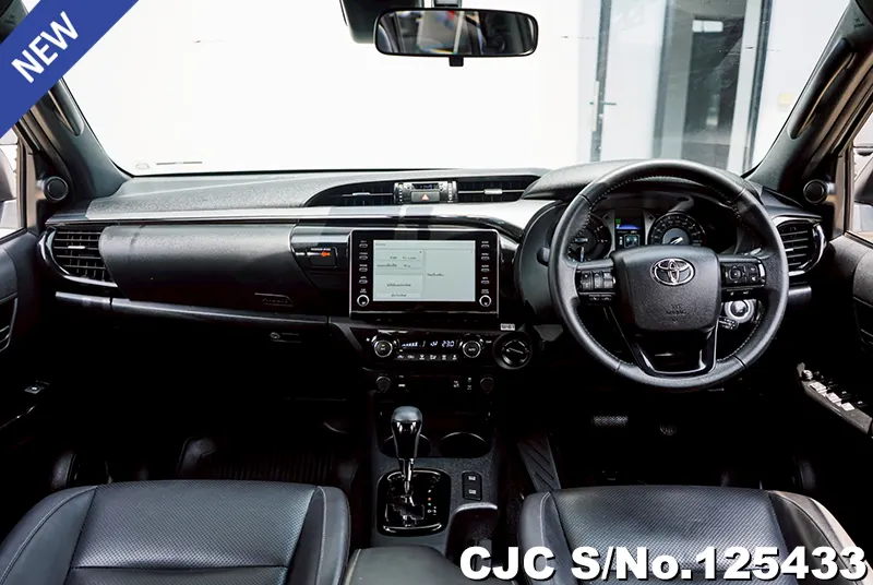 Toyota Hilux in White for Sale Image 9