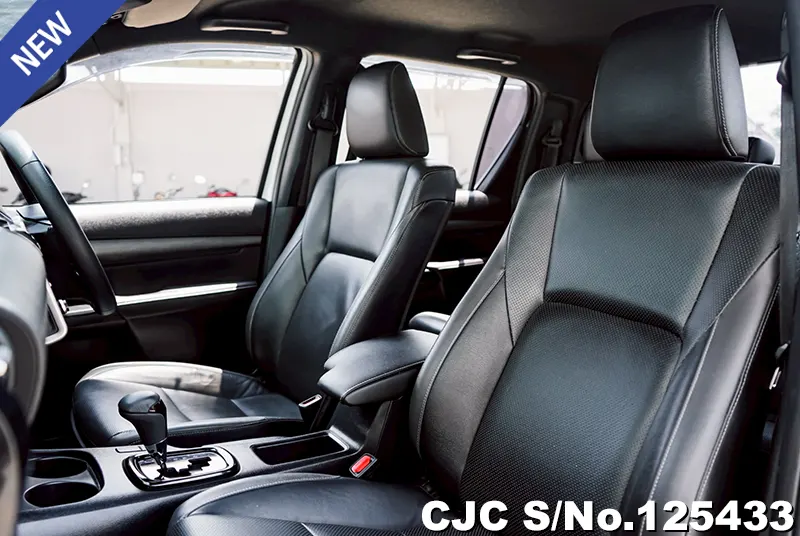 Toyota Hilux in White for Sale Image 10