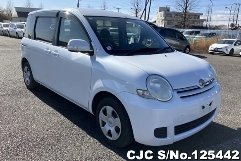 Toyota / Sienta 2009 Toyota / Sienta 2009