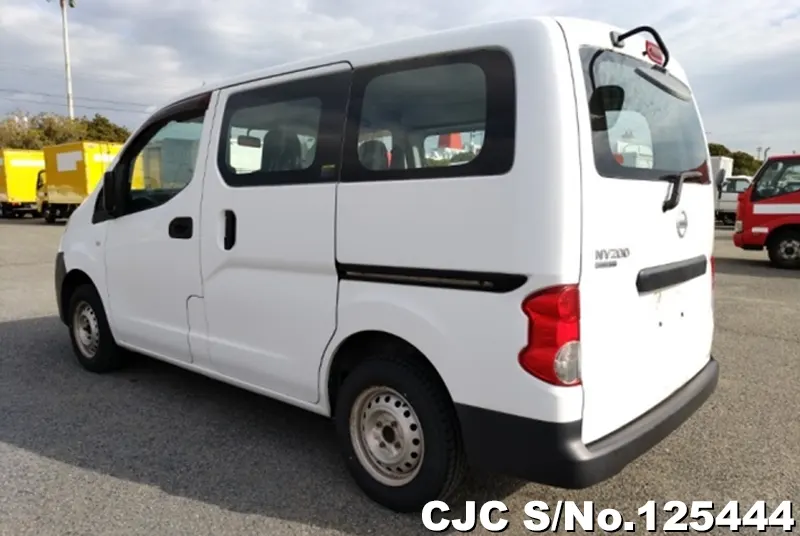 Nissan NV200 in White for Sale Image 1