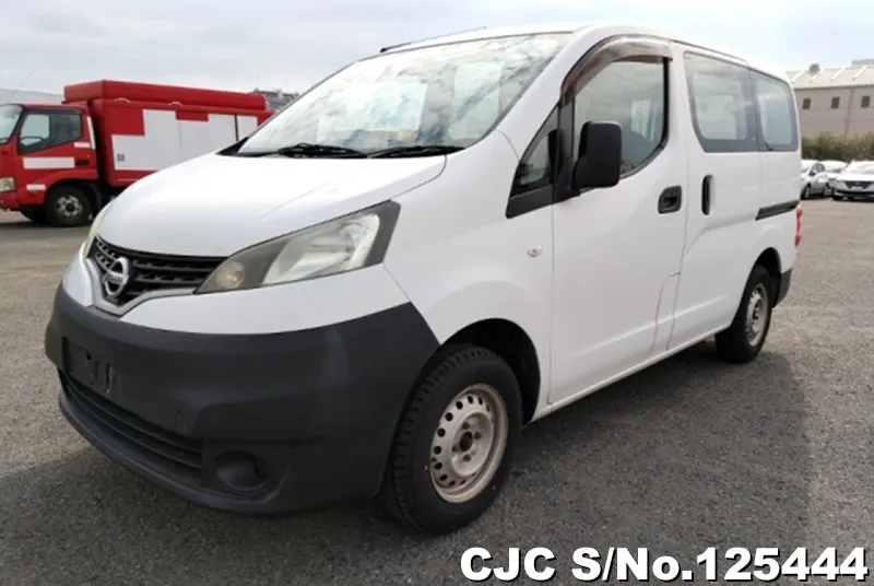 Nissan NV200 in White for Sale Image 3