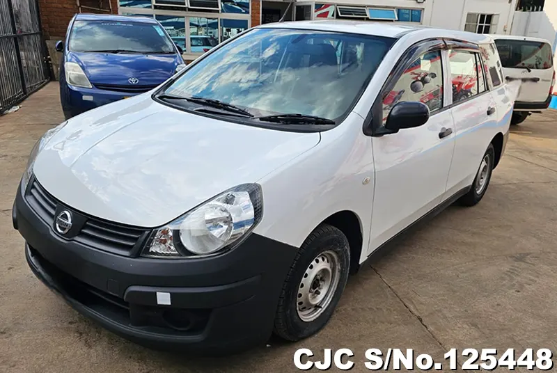 Nissan AD Van in White for Sale Image 3