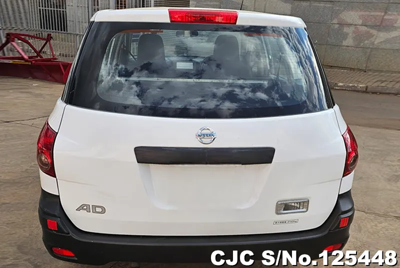 Nissan AD Van in White for Sale Image 5