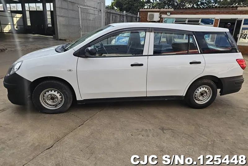 Nissan AD Van in White for Sale Image 6
