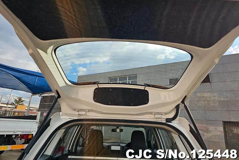 Nissan AD Van in White for Sale Image 8