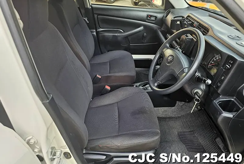 Toyota Probox in White for Sale Image 10