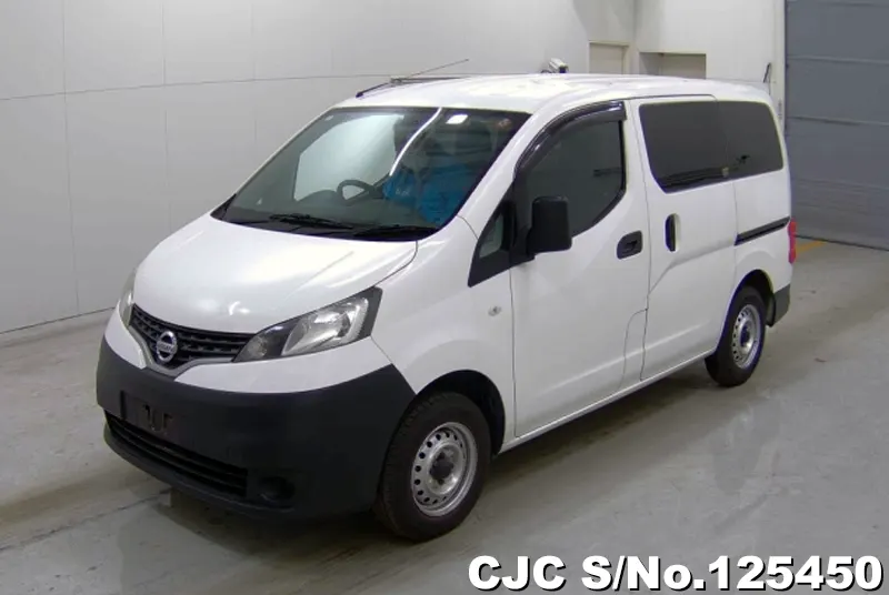 Nissan NV200 in White for Sale Image 3