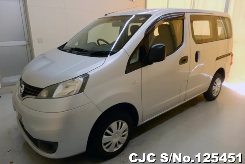 Nissan NV200 in Silver for Sale Image 3