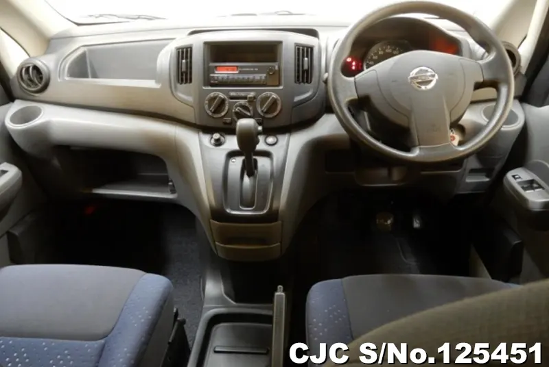 Nissan NV200 in Silver for Sale Image 5