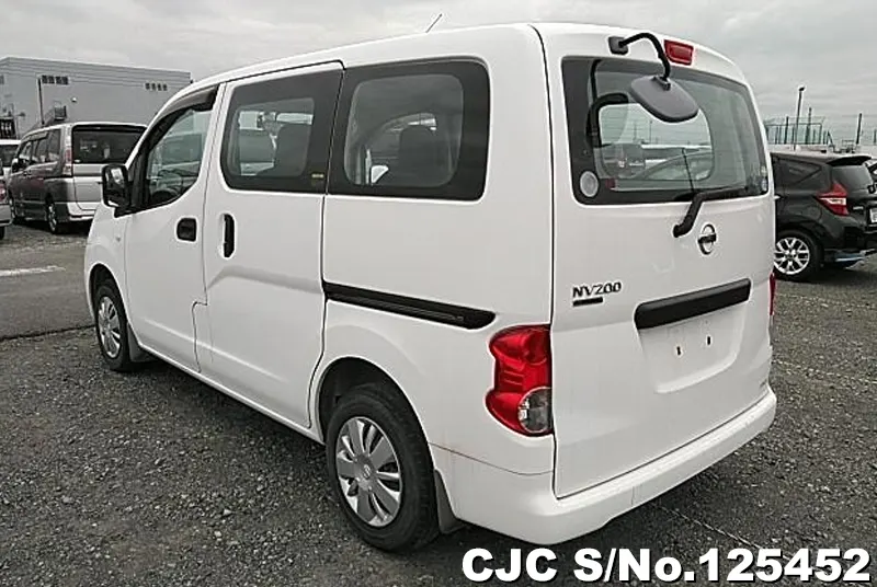 Nissan NV200 in White for Sale Image 1