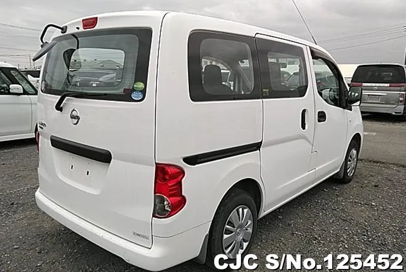 Nissan NV200 in White for Sale Image 2
