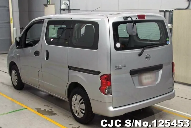 Nissan NV200 in Silver for Sale Image 2
