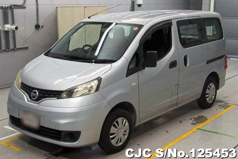 Nissan NV200 in Silver for Sale Image 3