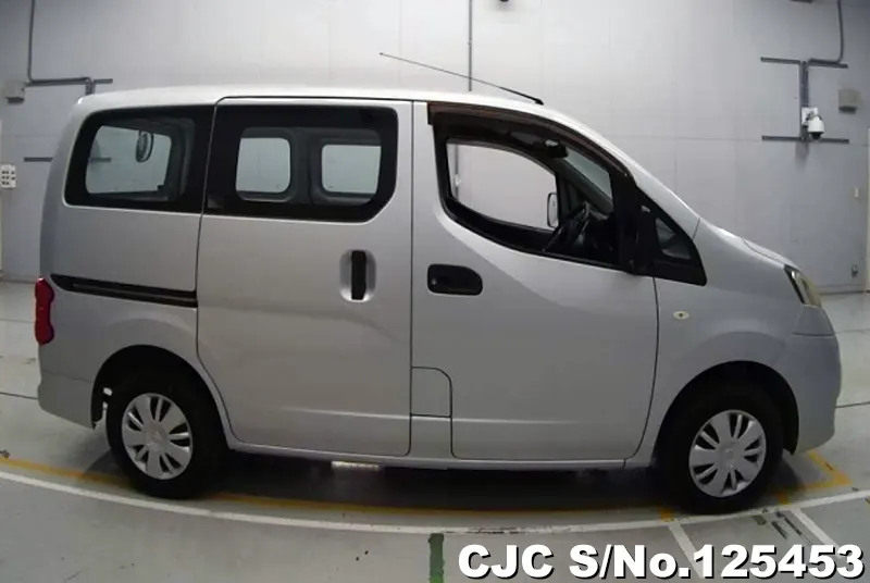 Nissan NV200 in Silver for Sale Image 4
