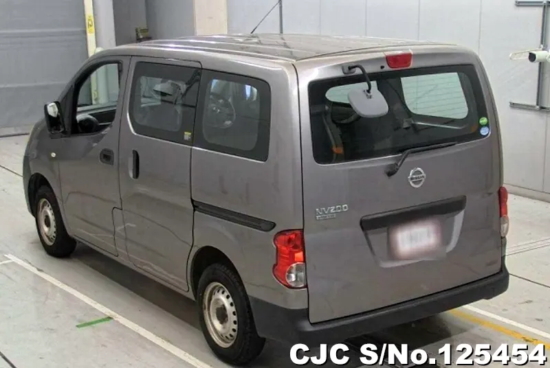 Nissan NV200 in Gray for Sale Image 1