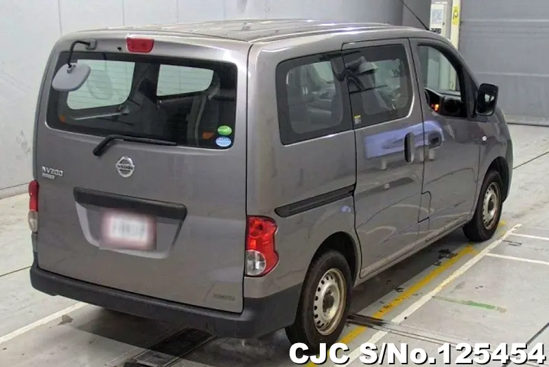 Nissan NV200 in Gray for Sale Image 2