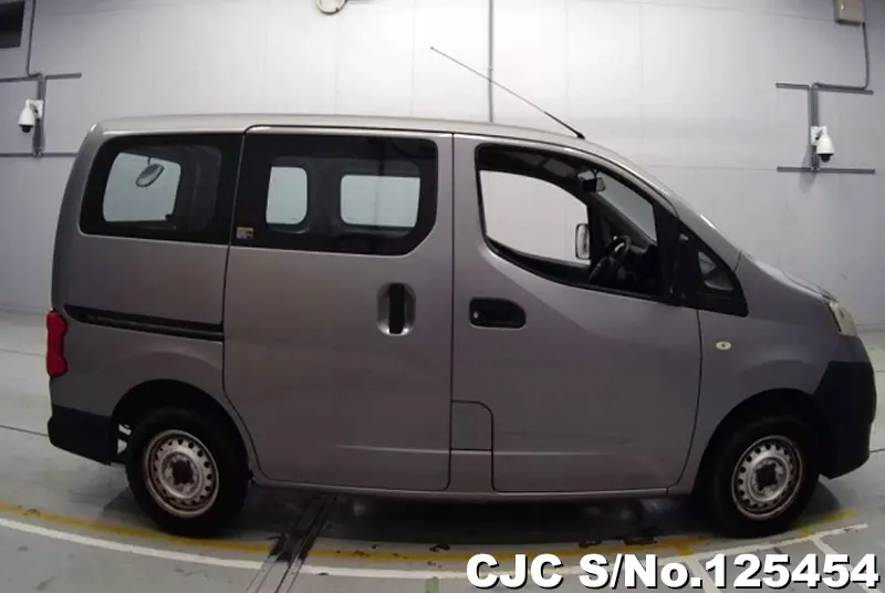 Nissan NV200 in Gray for Sale Image 4