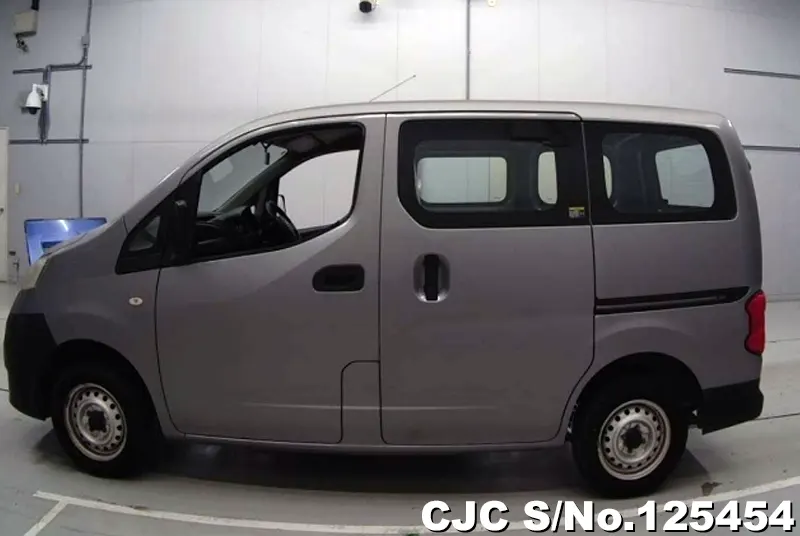 Nissan NV200 in Gray for Sale Image 5