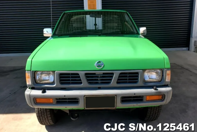 Nissan Datsun in Green for Sale Image 2