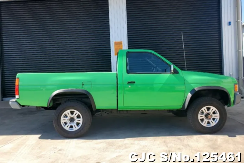 Nissan Datsun in Green for Sale Image 4