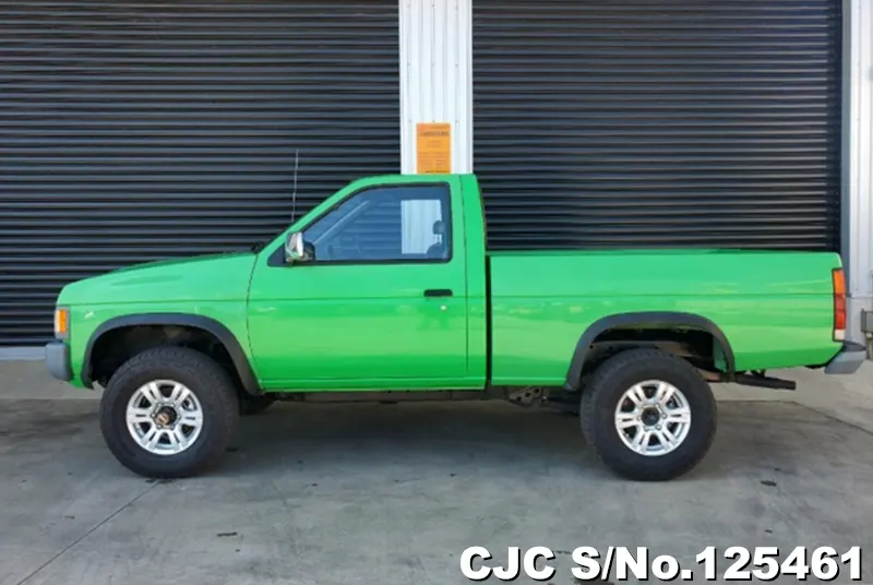 Nissan Datsun in Green for Sale Image 5